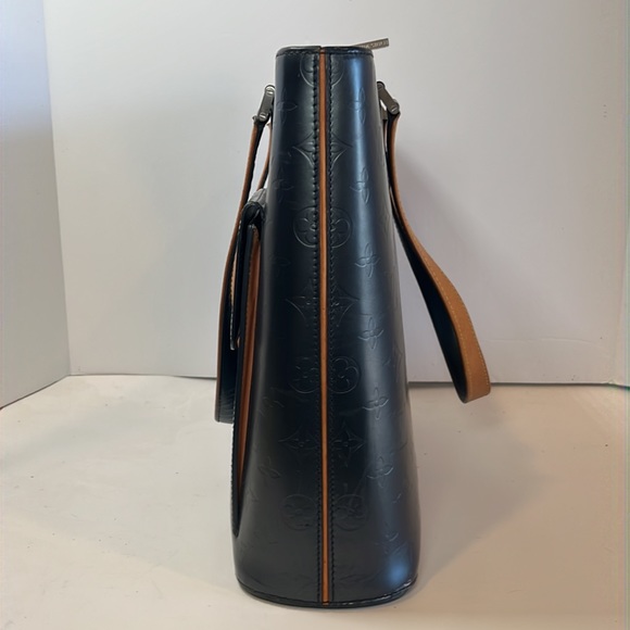 Louis Vuitton Matt Black Leather Stockton Bag LV Signature Embossed,2Flap pocket - Picture 12 of 14